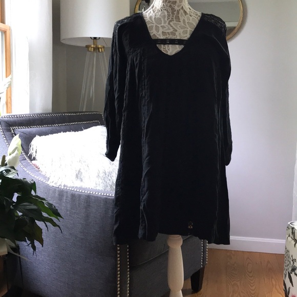 American Eagle Outfitters Dresses & Skirts - American Eagle black long sleeve dress!